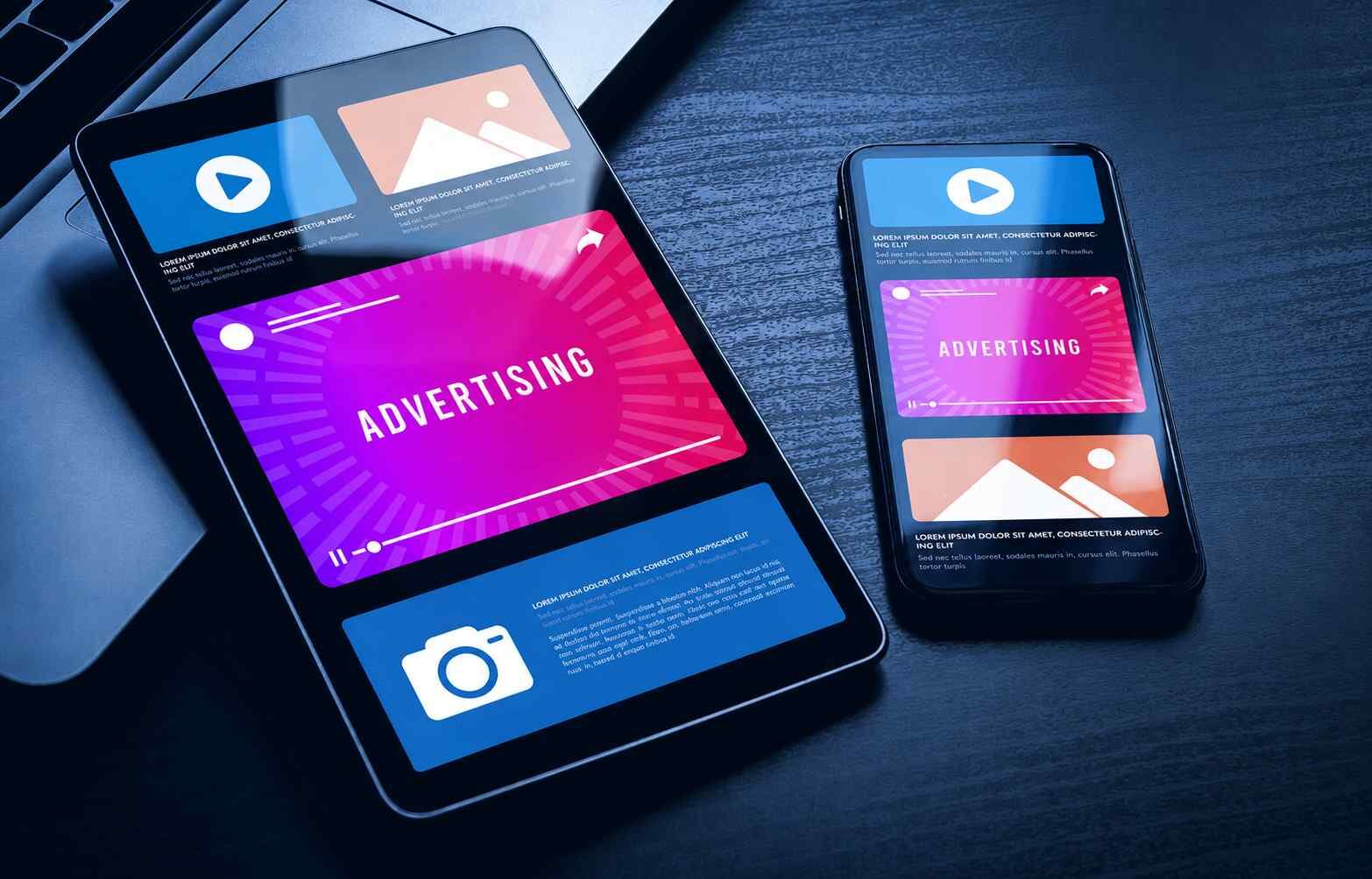 Tablet ve telefon ekranlarında görüntülenen dijital reklam alanları ile programatik reklamcılık