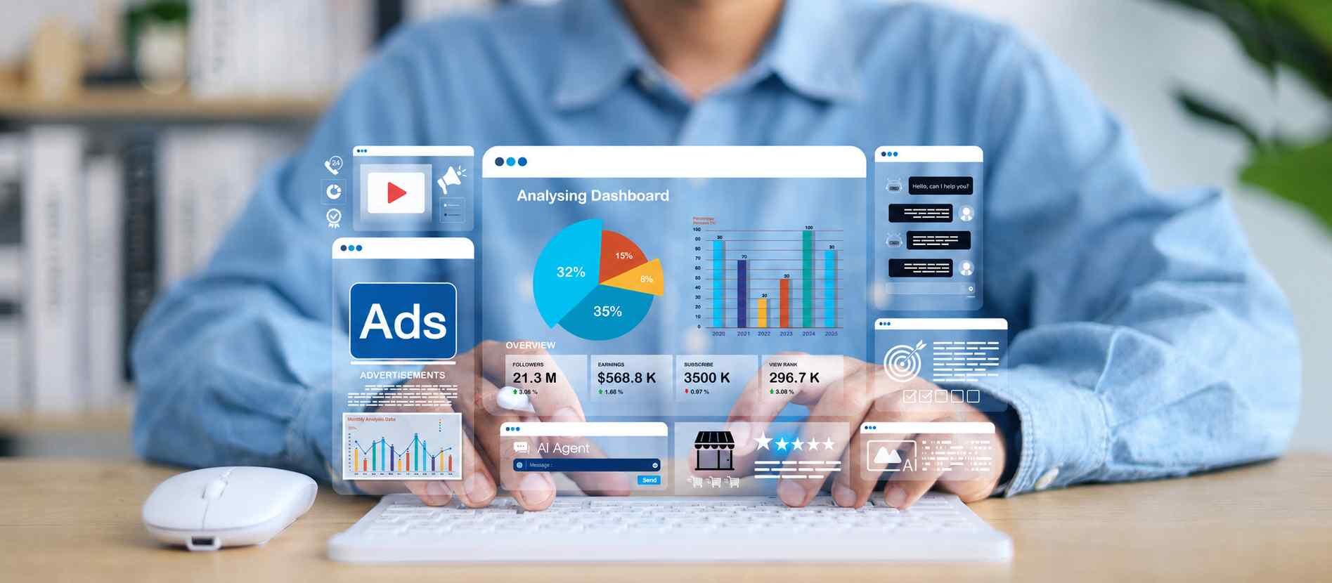 Reklam performansı ve dönüşüm metriklerini gösteren dijital analiz panolarını inceleyen kullanıcı
